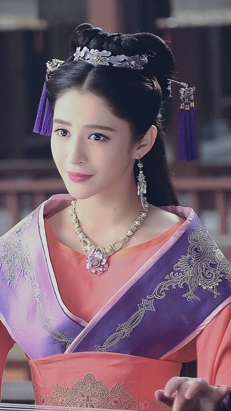 刚公布婚讯一个月,就官宣怀孕,娱乐圈又多一个星二代