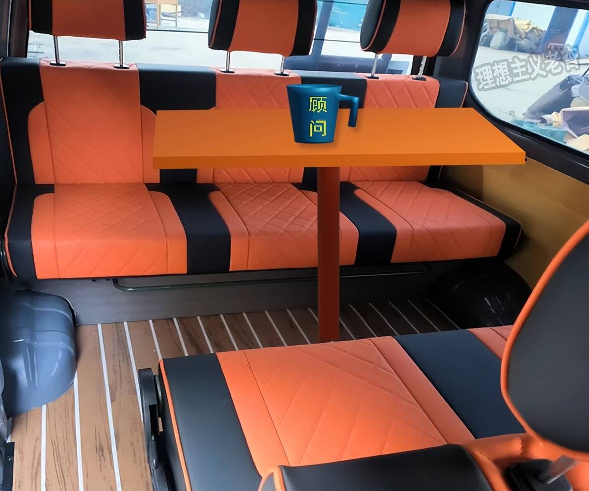 多功能座椅模式,五菱之光改装简易床车,小面包打造低成本露营车