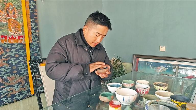 洛追：唐卡制作技艺传承路上的坚守者，唐卡艺人洛追：从兴趣到传承的逐梦之旅