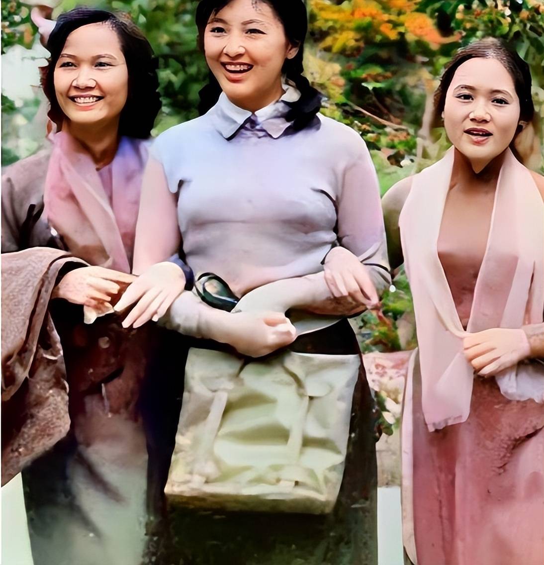 阿诗玛杨丽坤有多美?一颦一笑皆动人24岁精神失常58岁去世