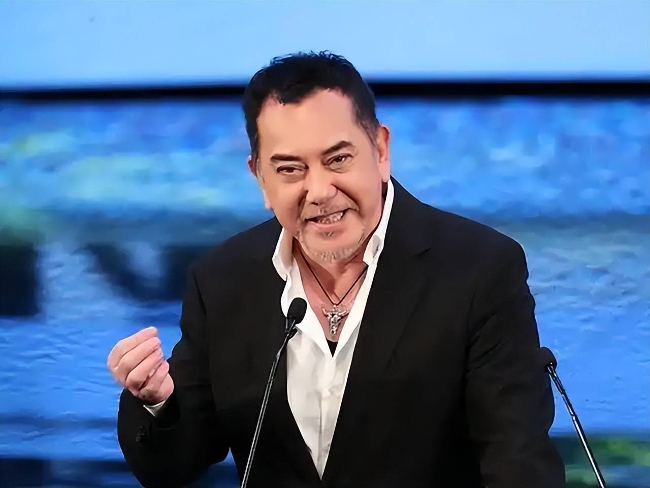 终于公开自己的原则立场,难怪刘嘉玲会惹众怒