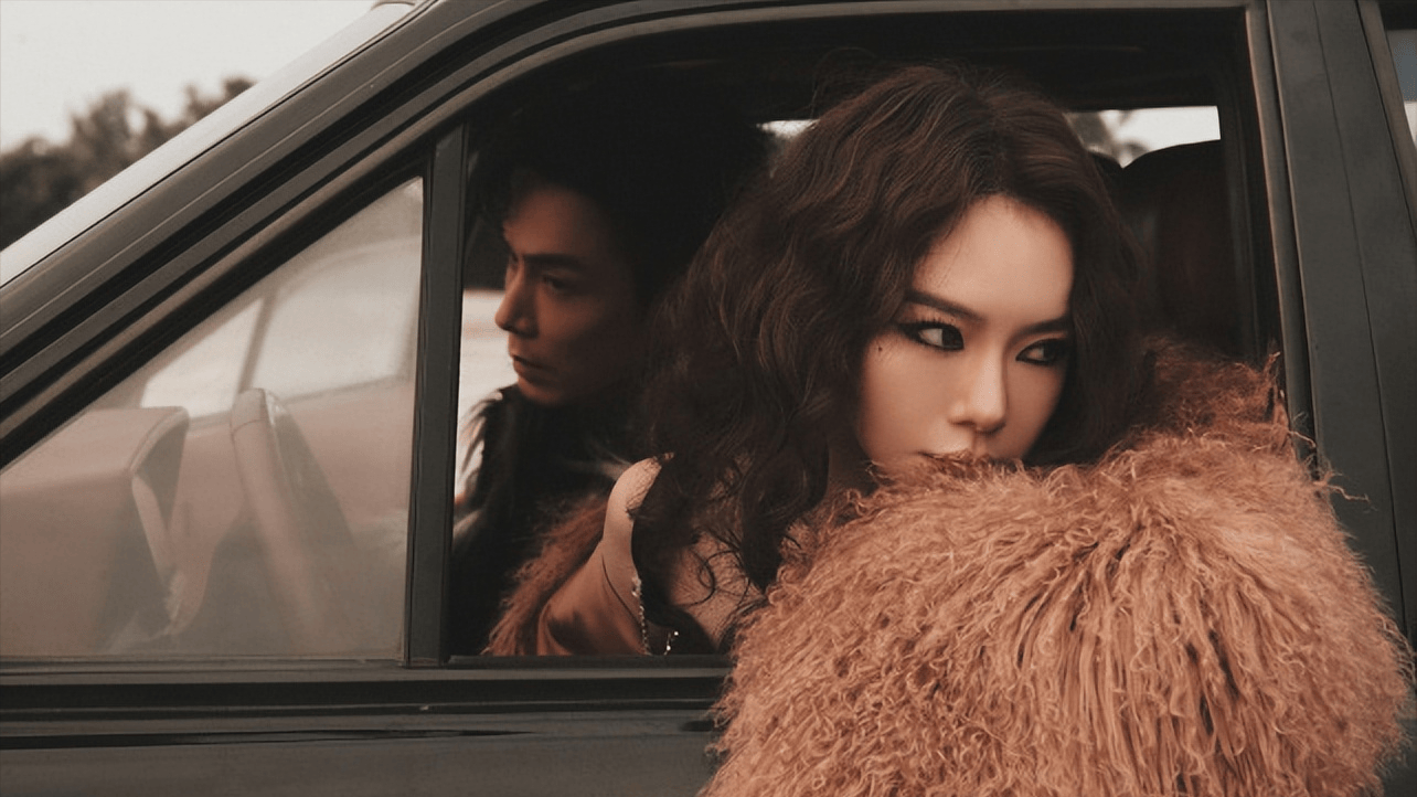 戚薇情人节当天在线撒糖,与李承铉合体拍大片,这波操作太甜了!