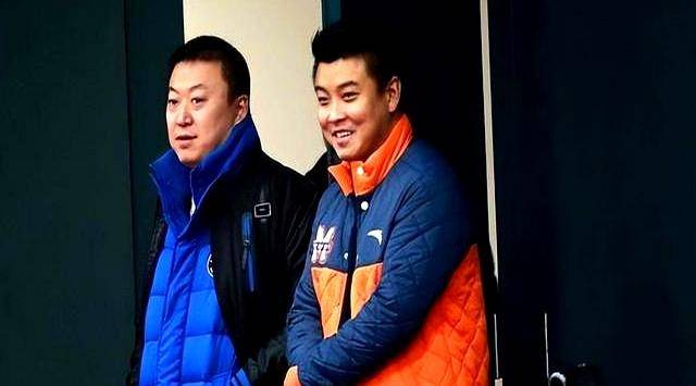 WTT新规下樊振东退赛，国乒名宿开炮与回怼，乒乓球商业化之辩：WTT新规下的国乒风波