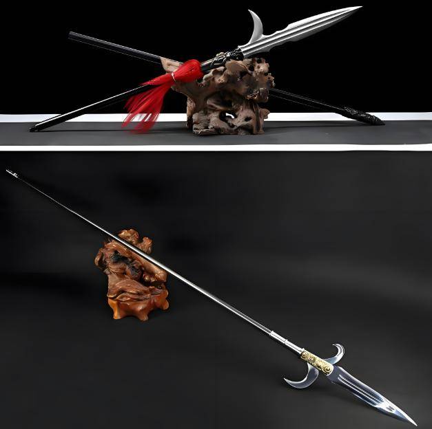 槊是古代重型长枪的代称,能从敌人手中夺槊,足见赵云的勇猛.