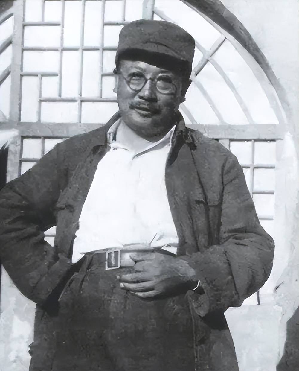 1957年李克农忽感头晕,想出门散步,谁料顿时浑身无力,摔至昏迷