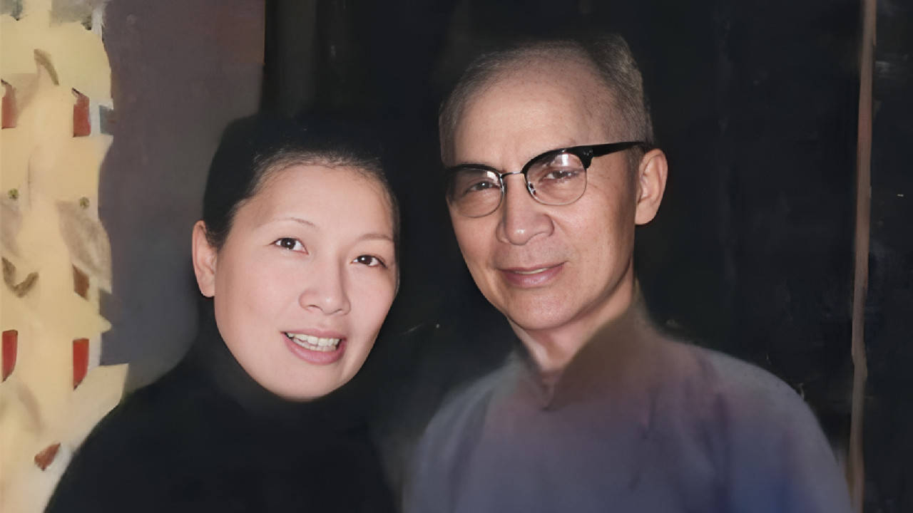 对佘爱珍垂涎已久的胡兰成趁虚而入