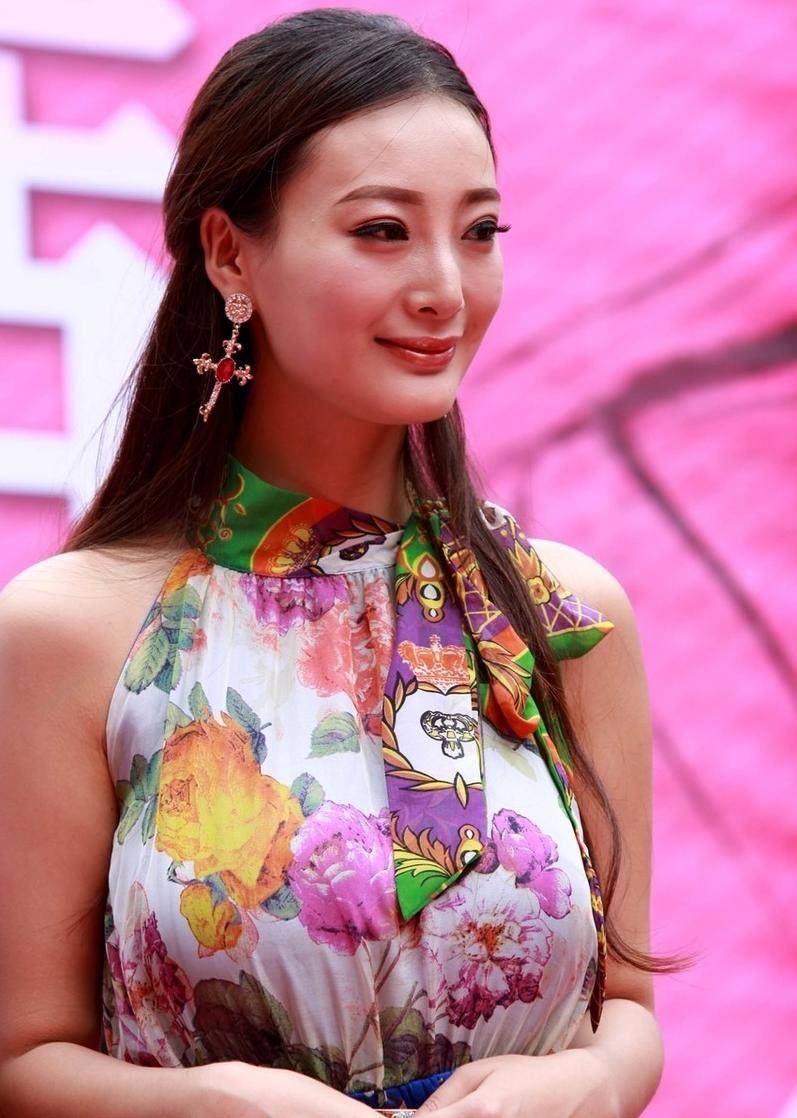 王李丹妮这些年经历了啥?从"太阳女王"到现在的她,变化也太大了!