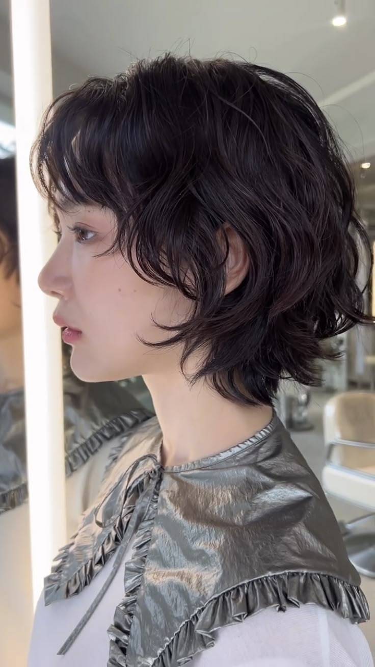 女士短发烫卷卷,效果真不错,很美很洋气