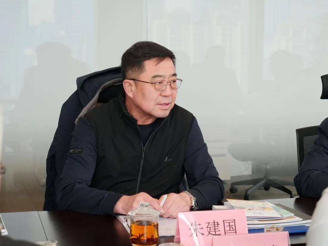 呼和浩特市人民政府党组成员朱建国一行等领导来访华夏源细胞集团