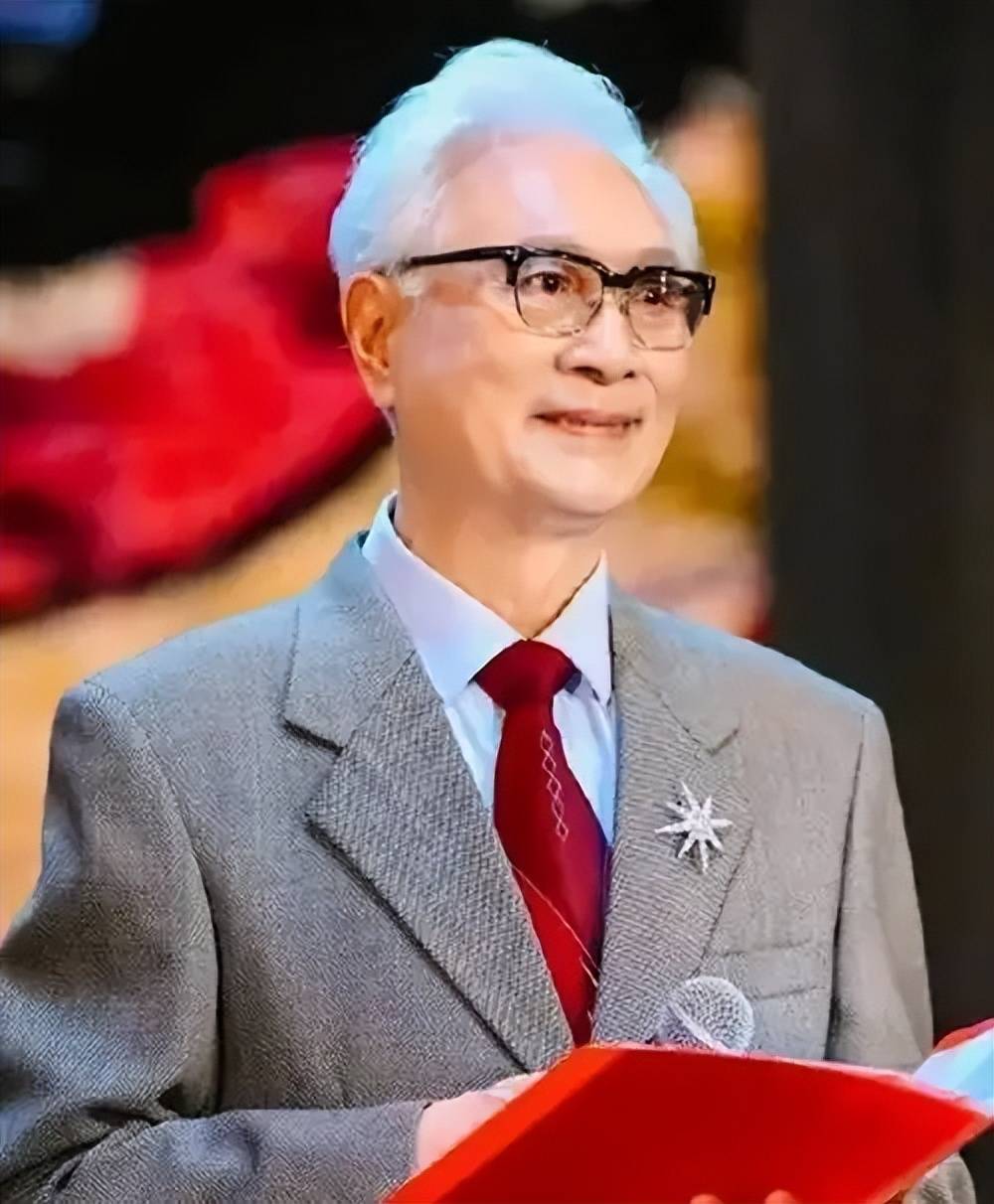 一级演员誉为孙道临接班人的梁波罗如今87岁却过成这样