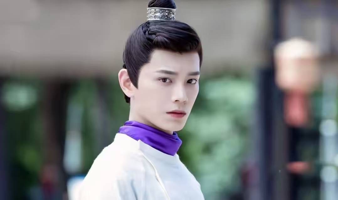 绿豆眼,尖嘴猴腮,长相磕碜却演"绝世美男",到底谁给的自信