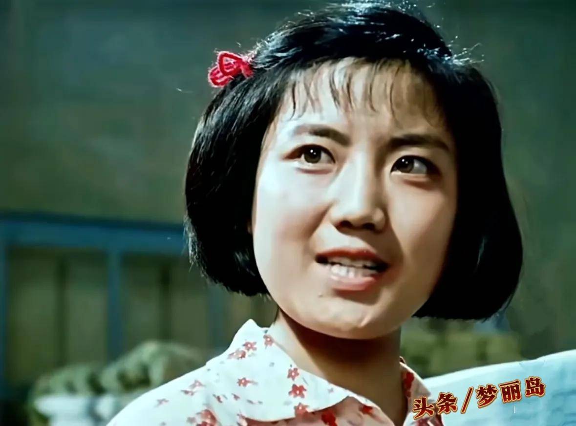 电影《春苗》 是李秀明真正的大银幕首秀.自然 纯朴 坚毅 被她演活了