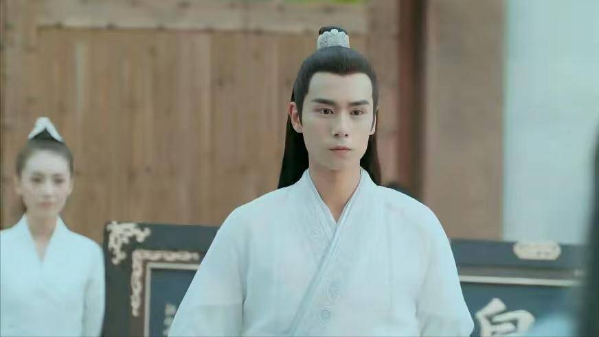 绿豆眼,尖嘴猴腮,长相磕碜却演"绝世美男",到底谁给的自信