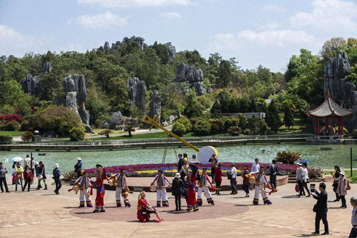 云南旅游适合老人去吗(云南旅游景点老年人有什么优惠)