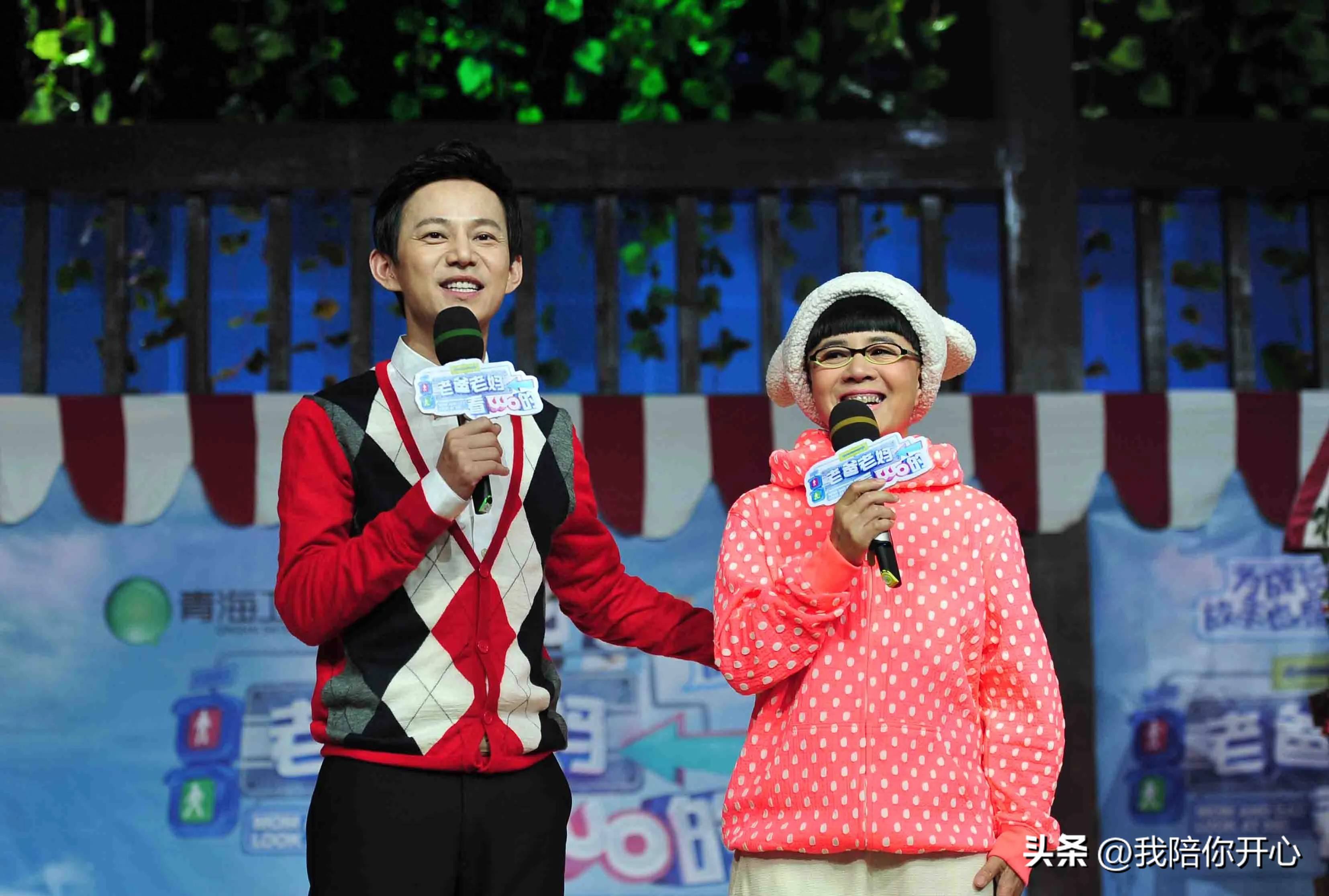 在1994年的时候因为自编自导自演了小品《渗透》在电视大学生晚会上受