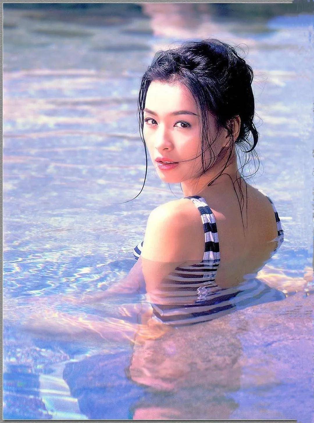 "酒窝女神"张庭:从荧幕宠儿到微商女王的跨界传奇