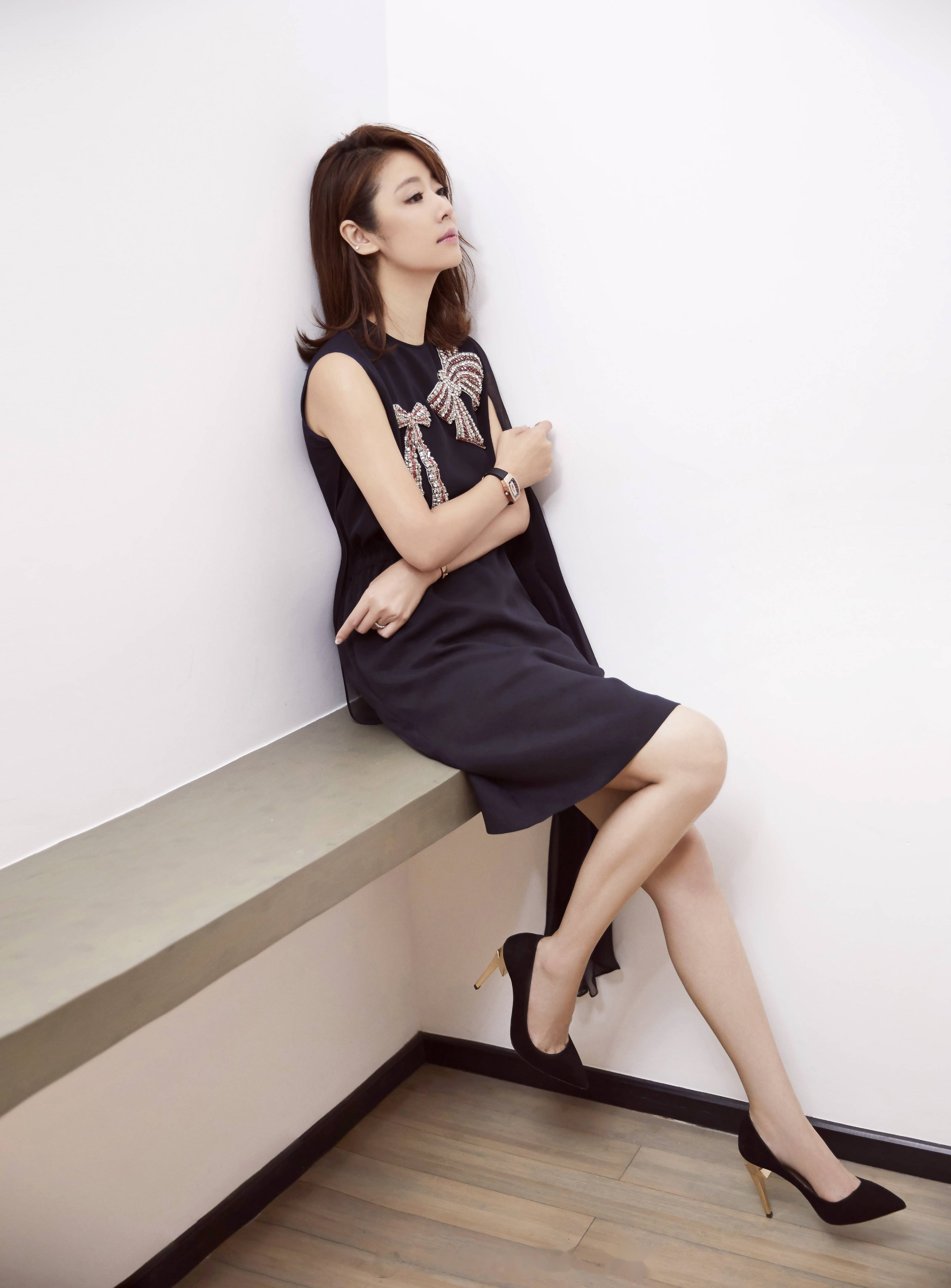 林心如巴黎生图曝光!49岁状态绝了,网友:这笑容我没了!