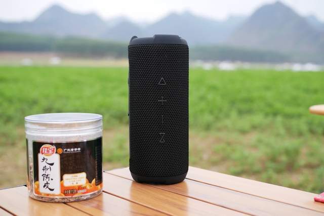 万音霸M9蓝牙音箱:越级挑战,音质不凡,我的户外好搭档