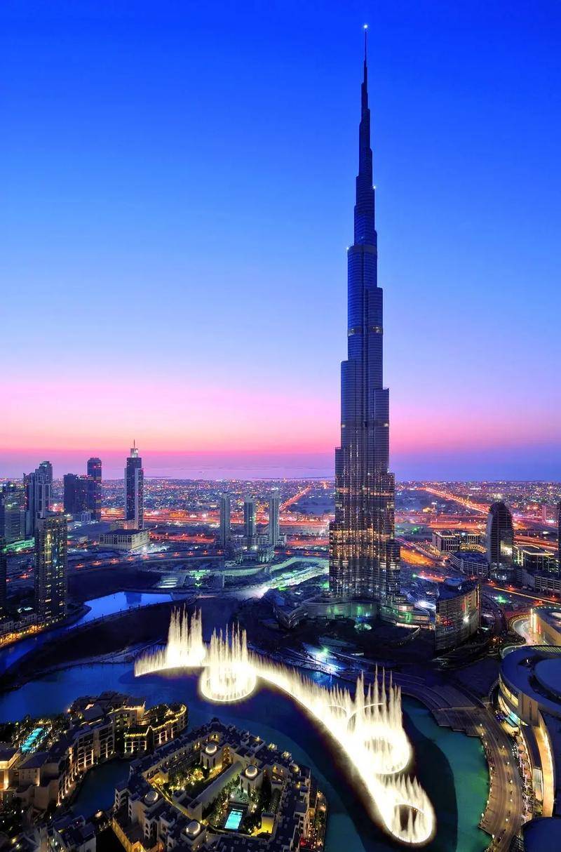 探秘迪拜哈利法塔:云端之上的奇迹