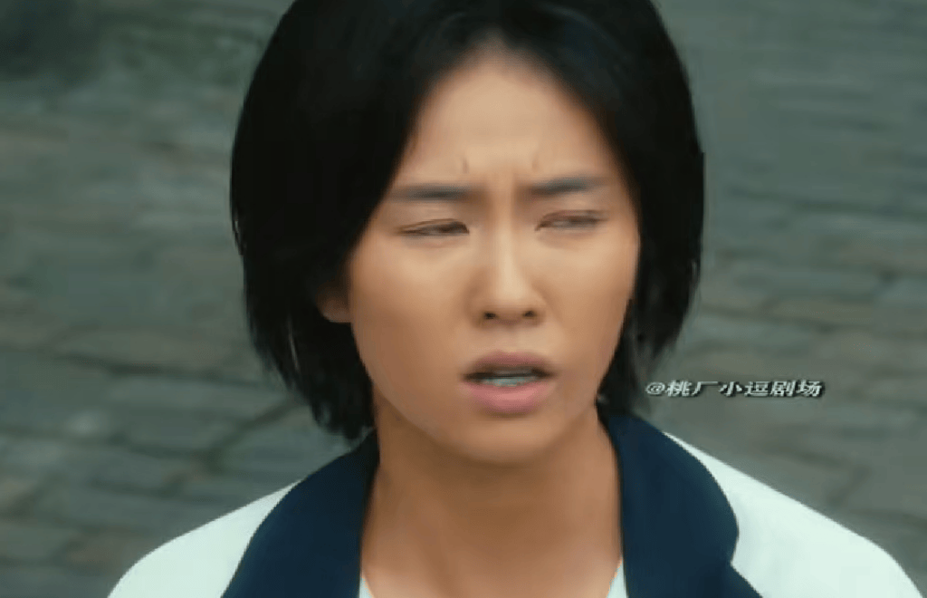 将她和其他95后女演员区分了开来,她所饰演的假小子形象,也狠狠地"