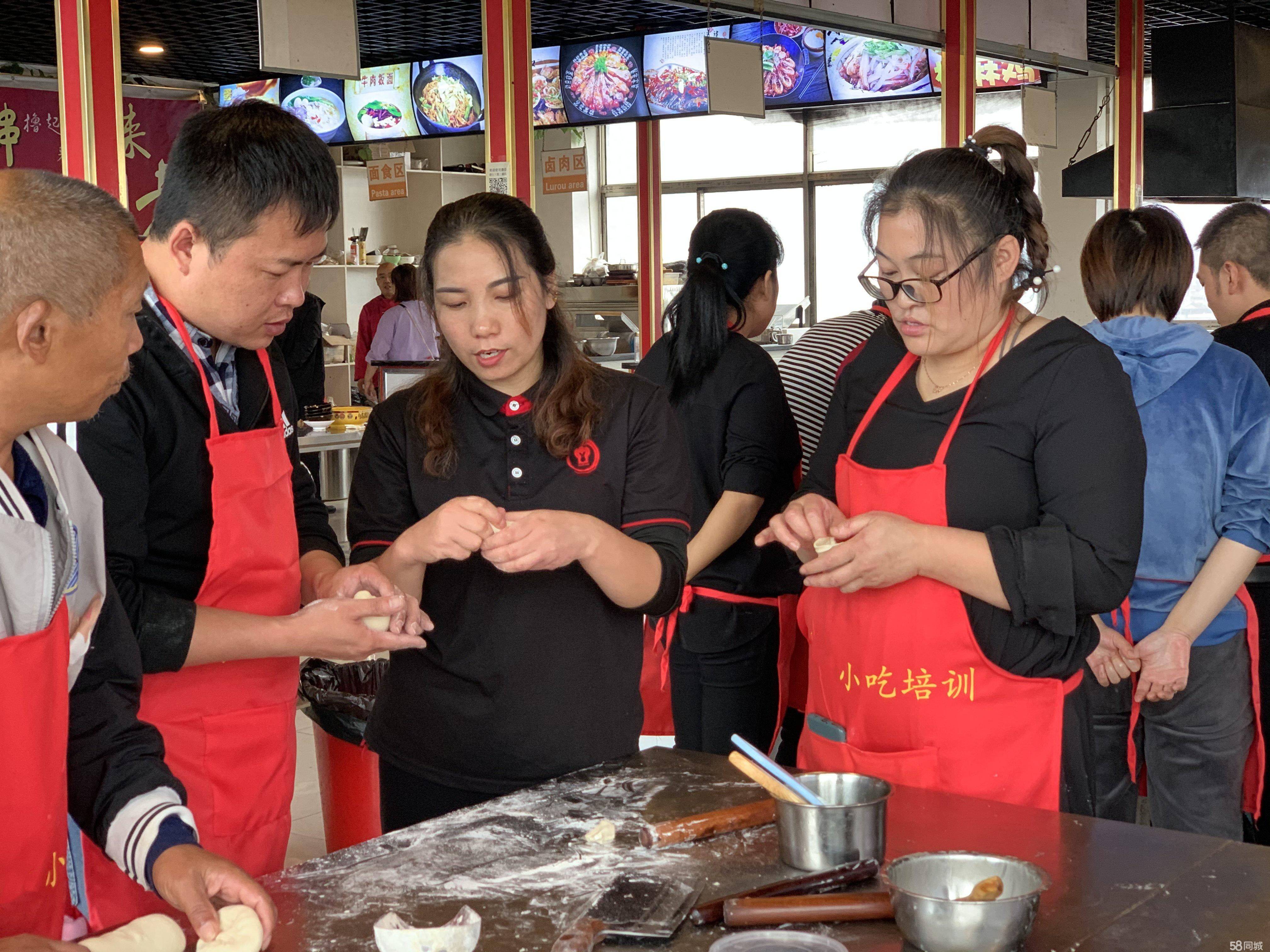 鑫绝香小吃培训提供从早餐,粉面到夜宵,卤菜,烧烤等超过300项各类餐饮