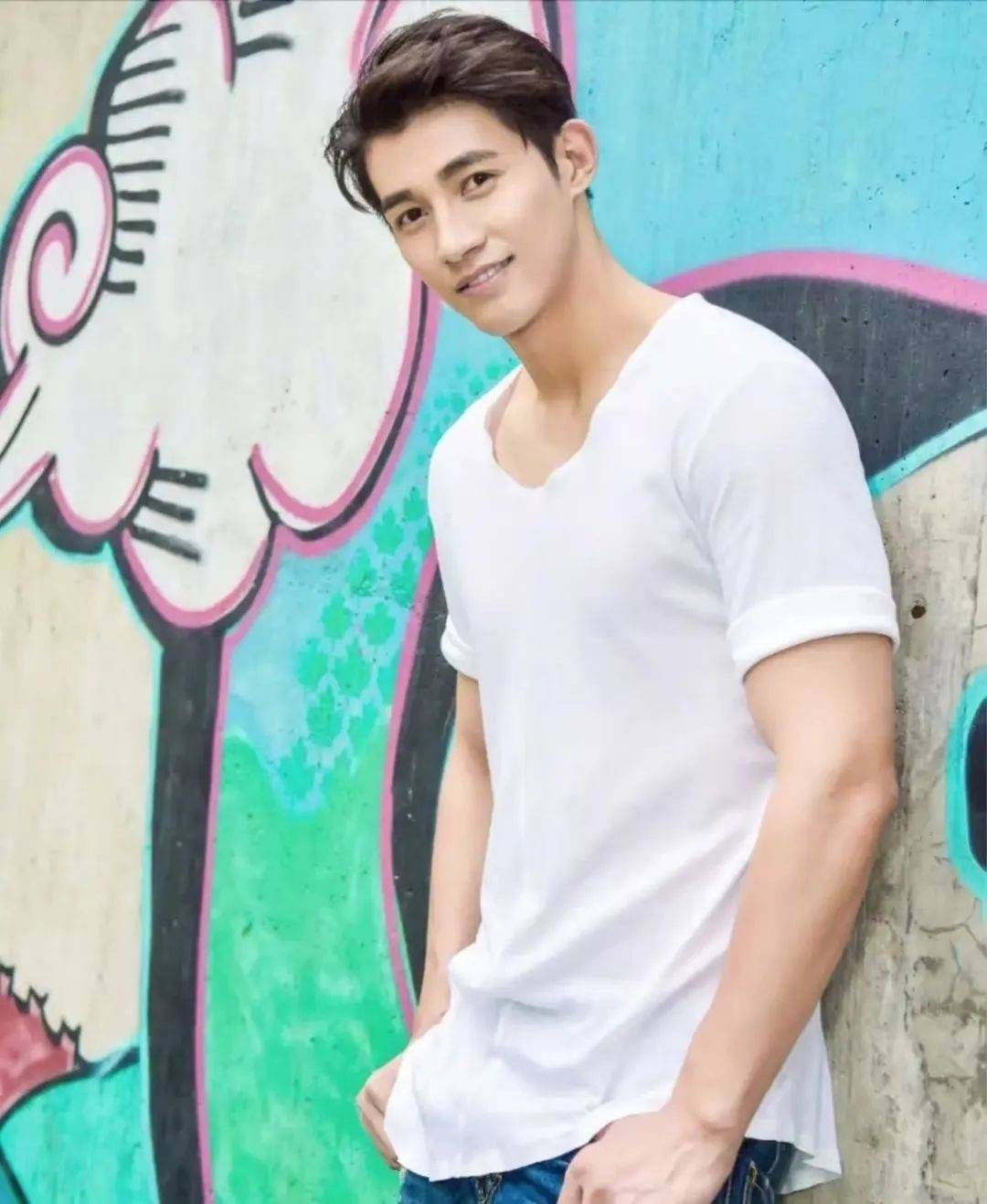 云溪帅哥李子峰:从超模大赛冠军到实力派演员