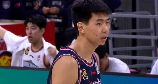 杜锋独具战术眼光，广东队大胜同曦，徐昕出色发挥，杜润旺火力全开