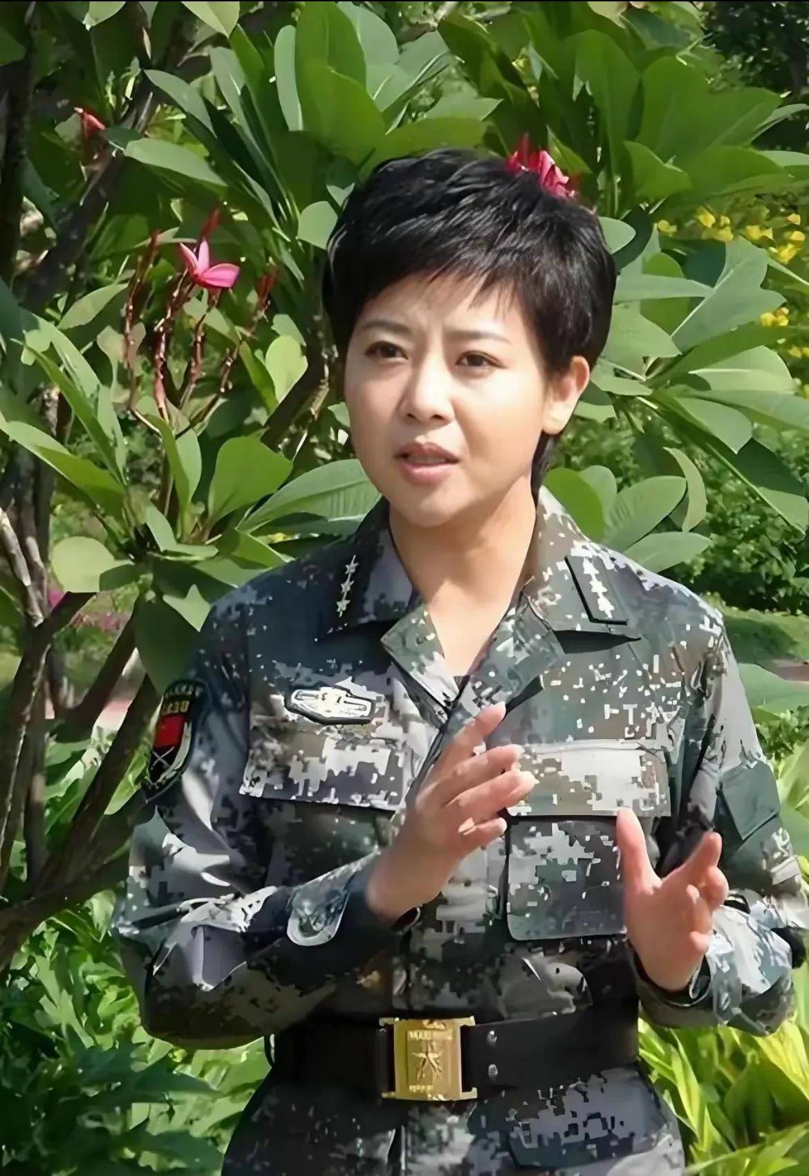 新时代主持人的责任与担当以丁丽为例的深度探讨