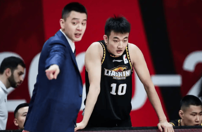 和辽篮解约，丛明晨下家3选1，打野球捞金备选，或投奔郭艾伦