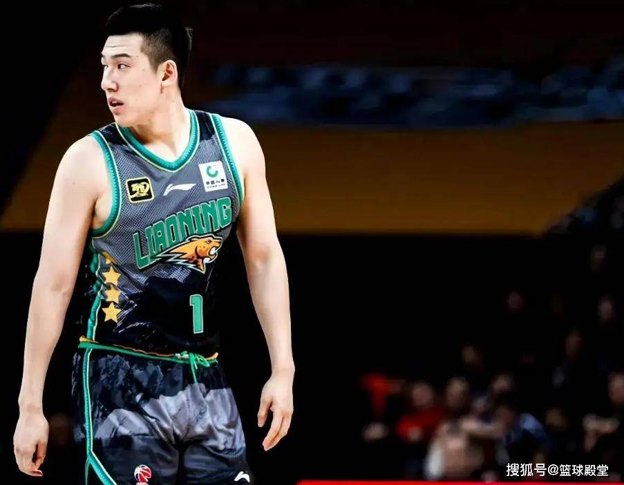 CBA激战：辽宁低开高走险胜上海，球员表现冰火两重天，辽宁队艰难战胜上海队，比赛背后的功臣与短板