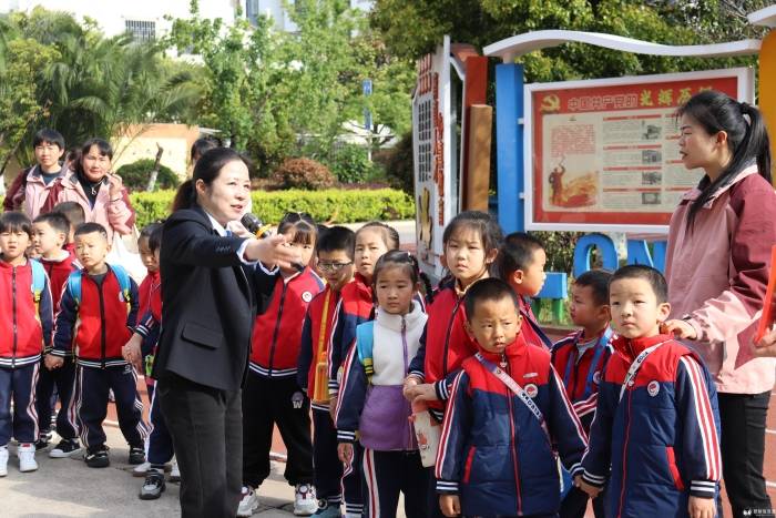 龙泉育才学校：240余名萌娃开启惊喜幼小衔接之旅，打破边界协同共育，龙泉育才幼小衔接活动助力萌娃成长