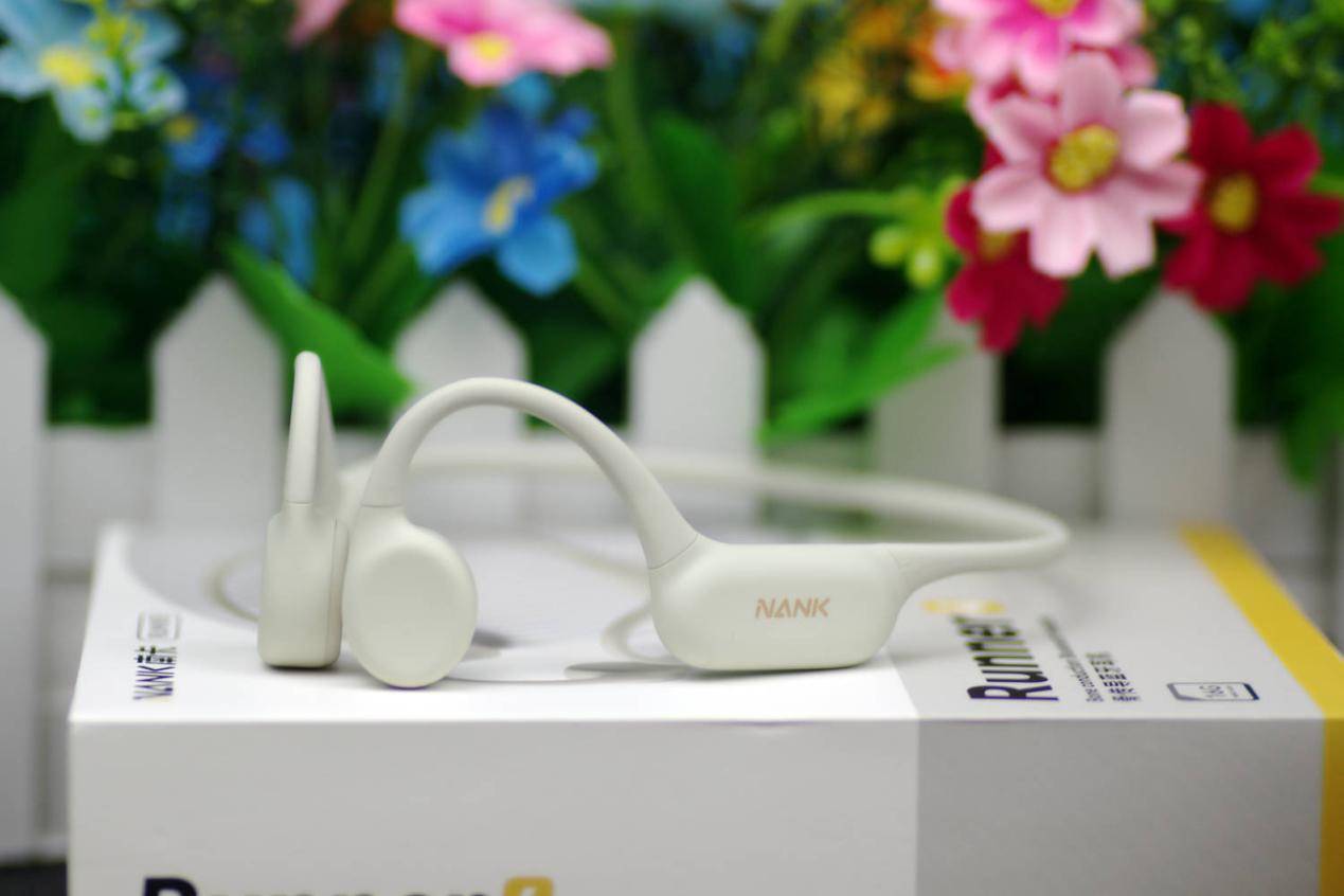 游泳防水耳机什么牌子好？揭秘四大实力派水下游泳耳机！