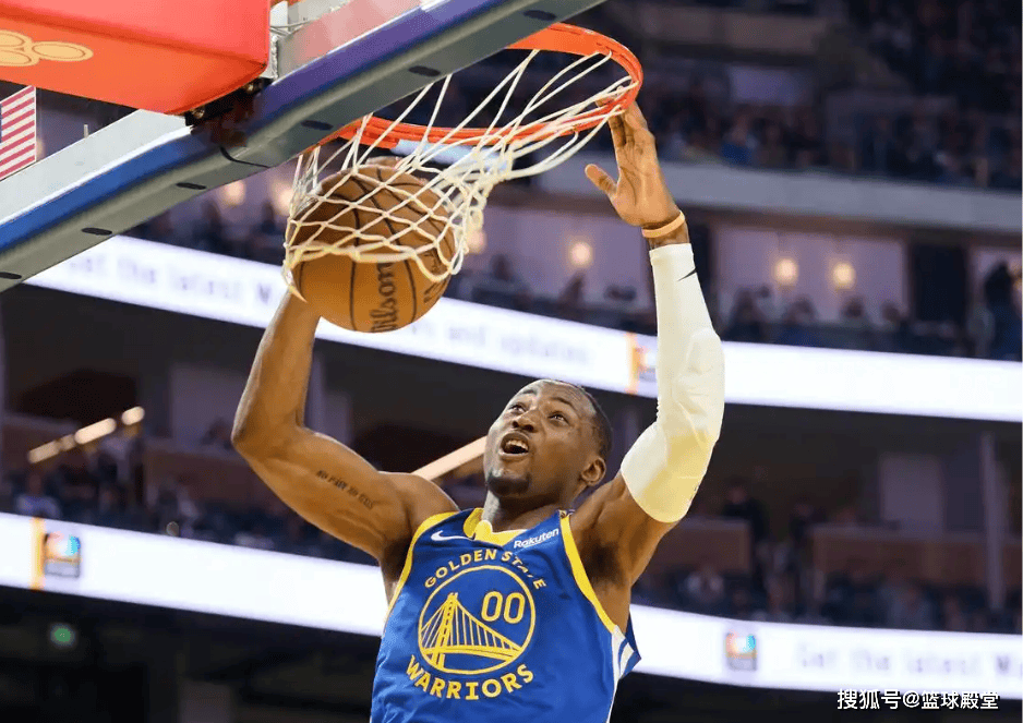 NBA常规赛：勇士大胜鹈鹕，球员状态各不同