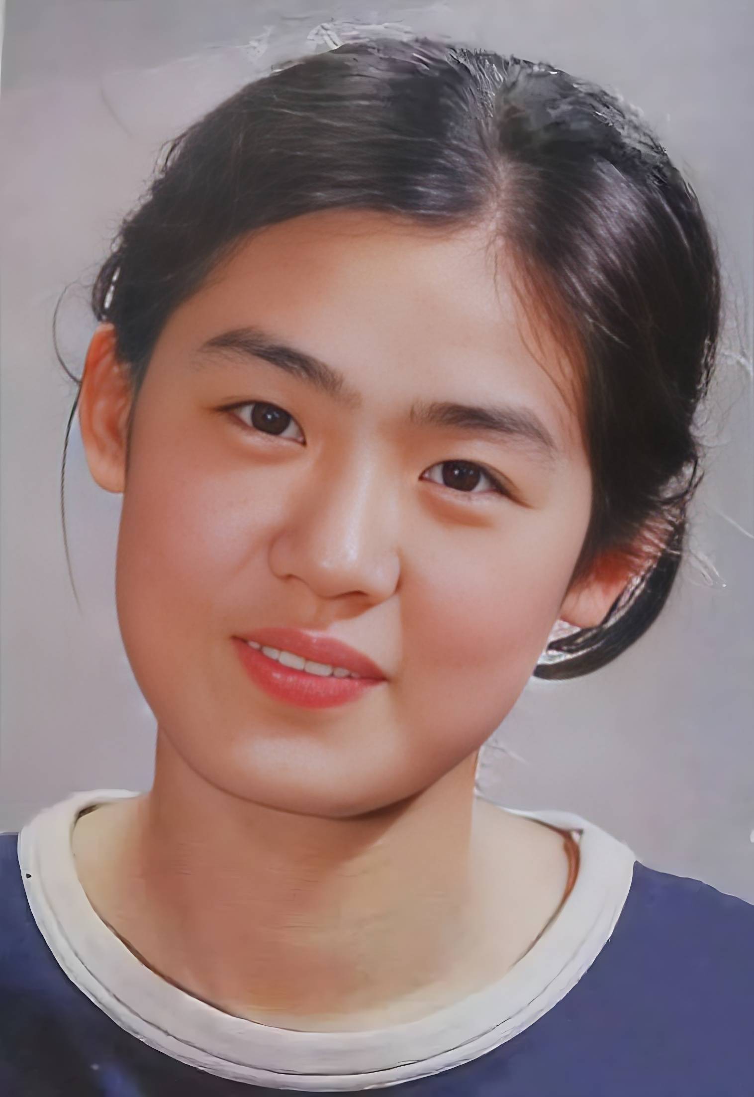 显赫背景曝光!演员丛珊旅居法国38年引热议,出国背后有苦衷