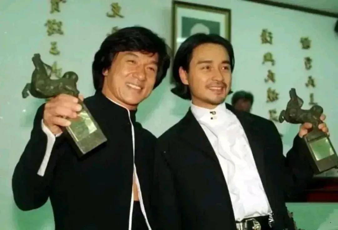 22 年祭！张国荣逝世周年，唐鹤德悼念引争议，再看他与老友珍贵情谊