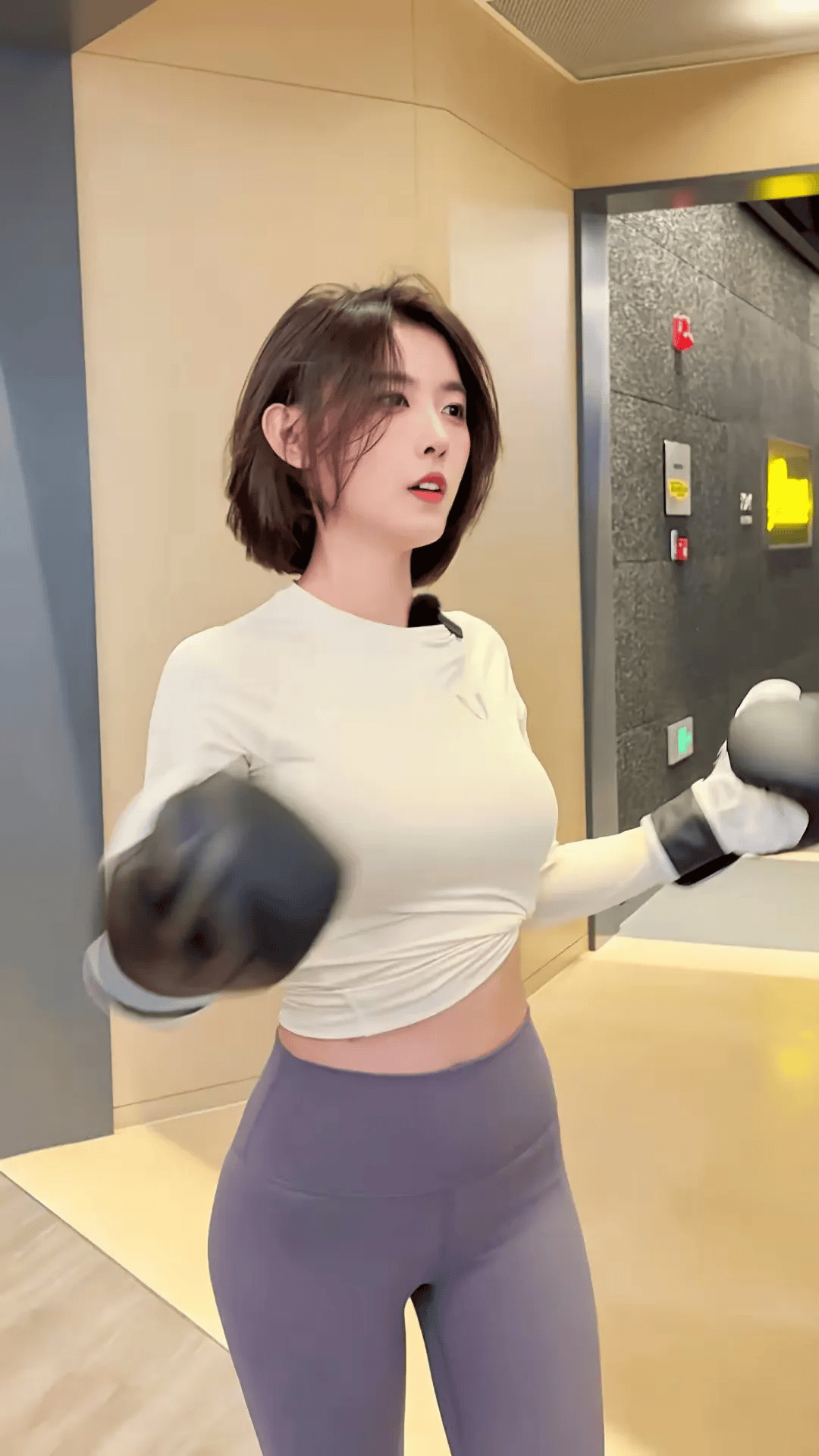 聂小雨也有这么汹涌的照片,太奔放了