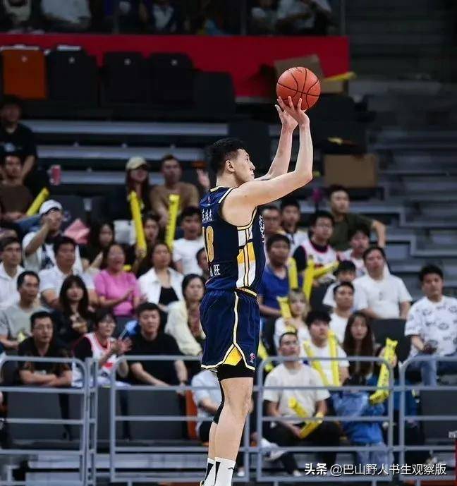 广东险胜上海，胡明轩爆发，徐杰低迷，赛后传来4个好消息2个坏消息！