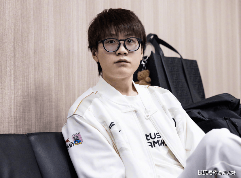 LPL登峰组激战：iG辅助Meiko表现引争议，电竞圈热议换人策略