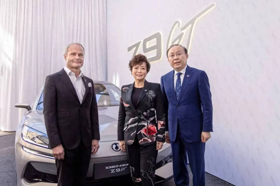 腾势Z9GT现身国际米兰设计周,欧洲豪华汽车市场的格局就这样被改写了！