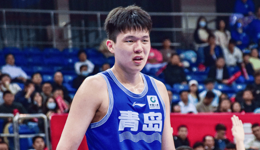 19岁参加选秀，杨瀚森场均16分10篮板，易建联参选时什么表现？