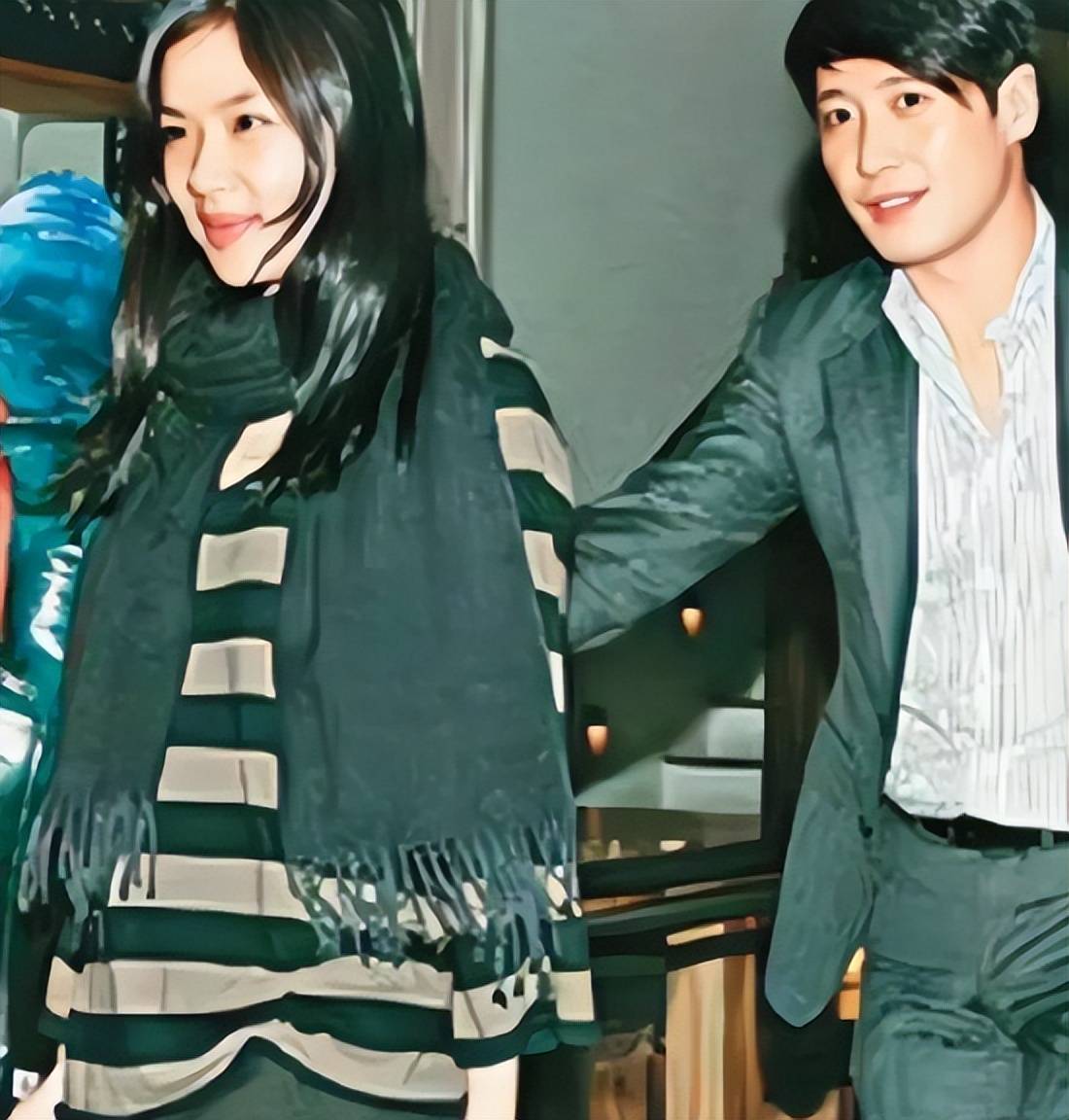 从甜蜜到破裂的婚姻·两人频繁"偶遇",比如乐基儿在慈善晚宴上,黎明