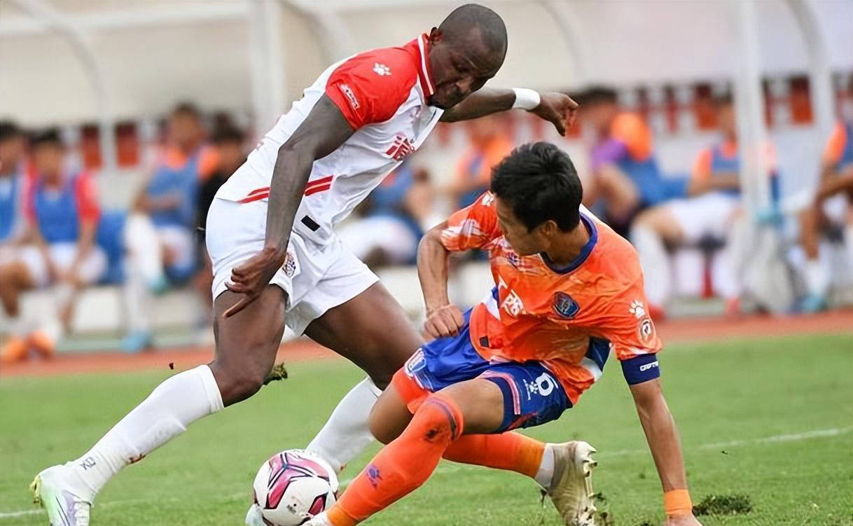 李霄鹏战略引援助力青岛海牛保级 锁定鲁能四大主力