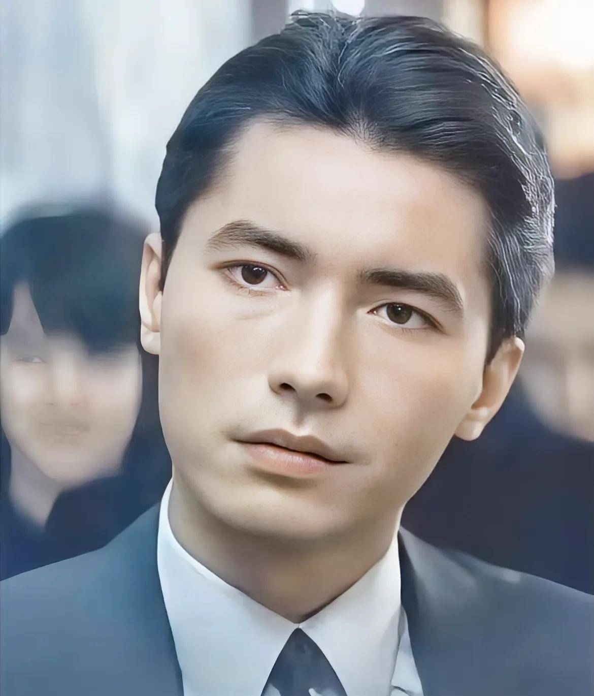 港片10 位荧屏帅哥,年轻时的帅气应该也令好多" 少女"痴迷吧?