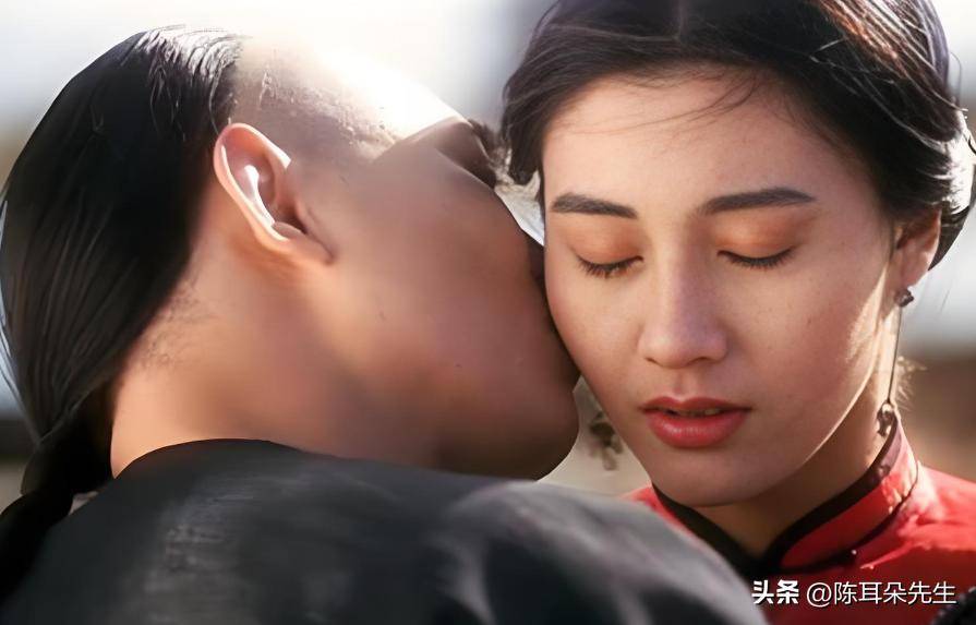 李嘉欣赞李连杰:幽默有趣,聊天很愉快