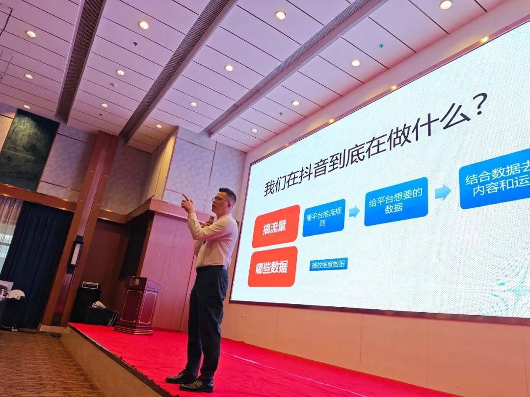 石涂装丨“墙宝赋能计划”重磅开营：破解流量困局，引领经销商破局增长 