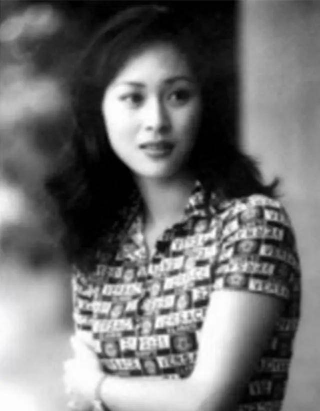 傅丽云与三婚导演陈国军相差16岁婚姻现状揭秘