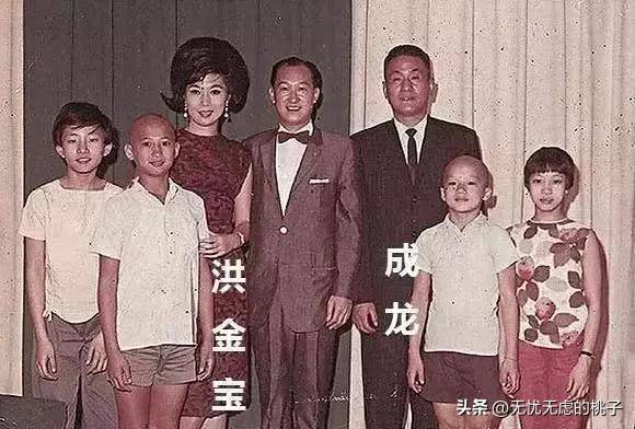 20世纪30年代,钱似莺在上海滩凭借动作片而声名鹊起,她那娇小的身躯和