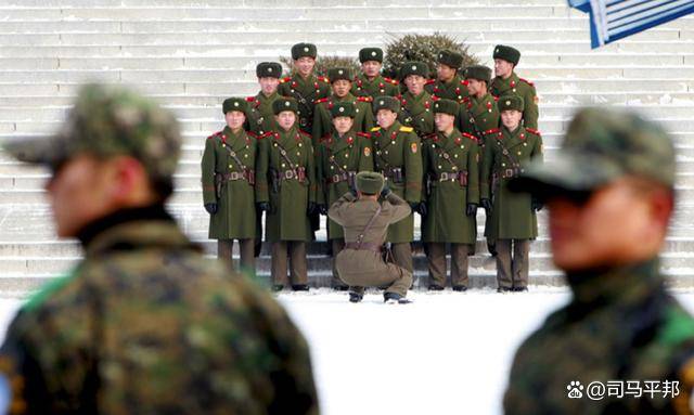 原创            金正恩思虑再三，红场阅兵还是不去了，但不忘给普京送上一份厚礼（金正AI教育平台）