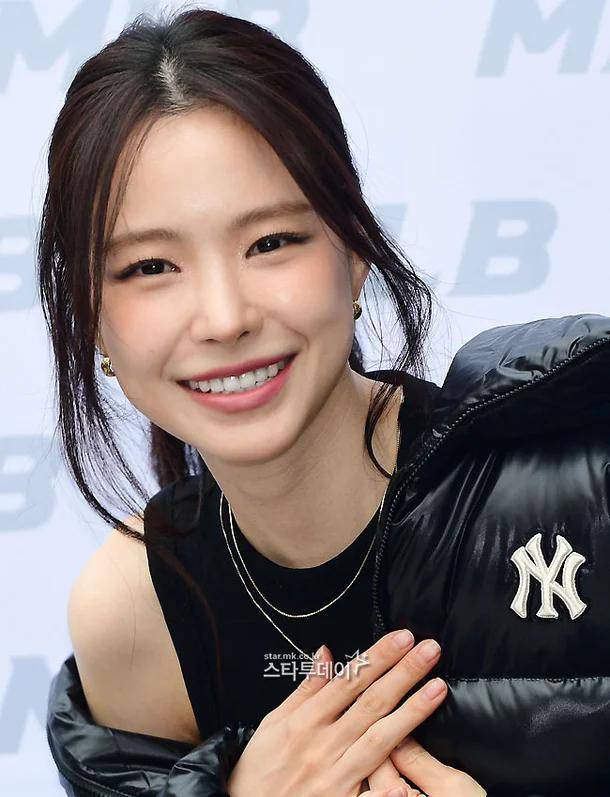 孙娜恩离开YG,加入金素妍、李宝英所属公司插图1 孙娜恩离开YG,加入金素妍、李宝英所属公司插图1
