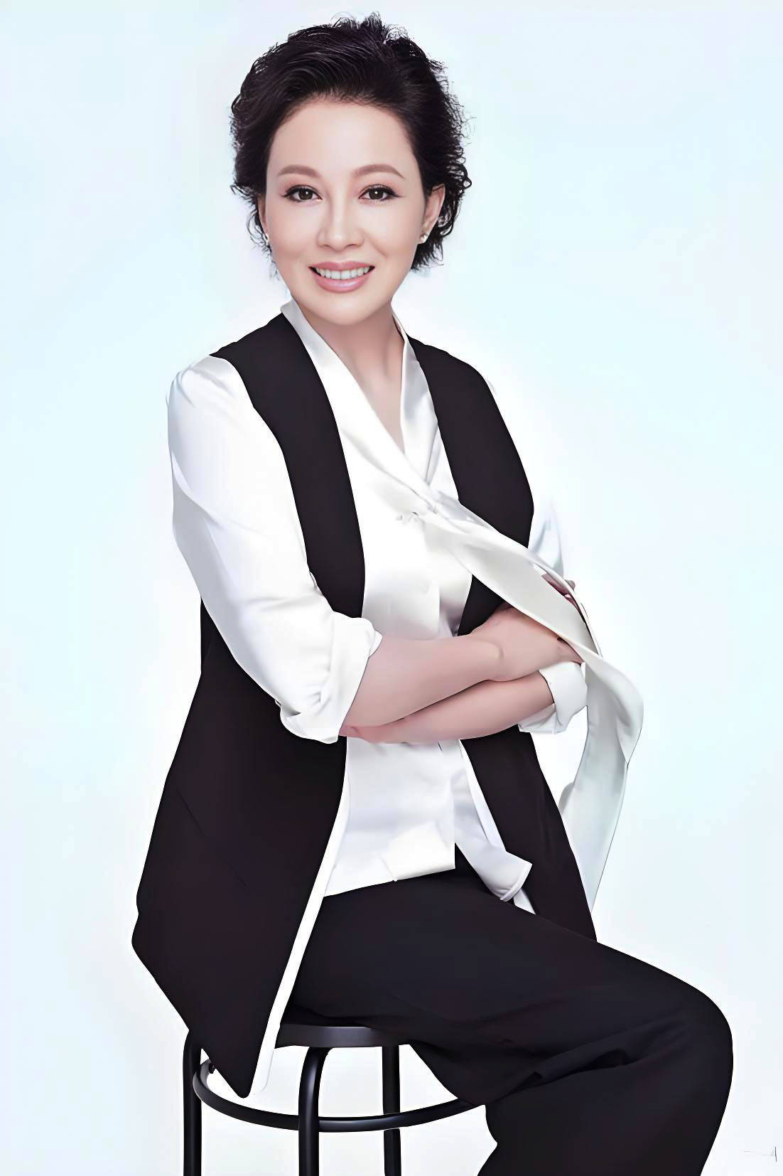 她是演技派女星,是尤小刚的第二任妻子,离异13年仍单身